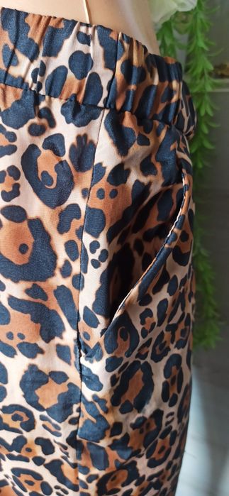 Sg Spodnie damskie 36 , S  H&M spodnie w panterkę na gumce  36 , S