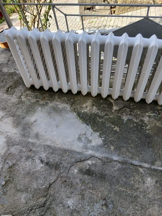 Продам чугунні батареї