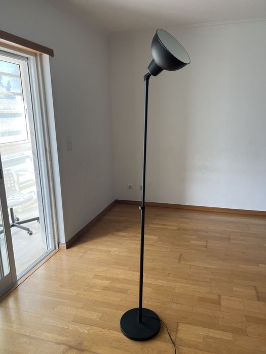 Candeeiro de pé cinz esc - IKEA