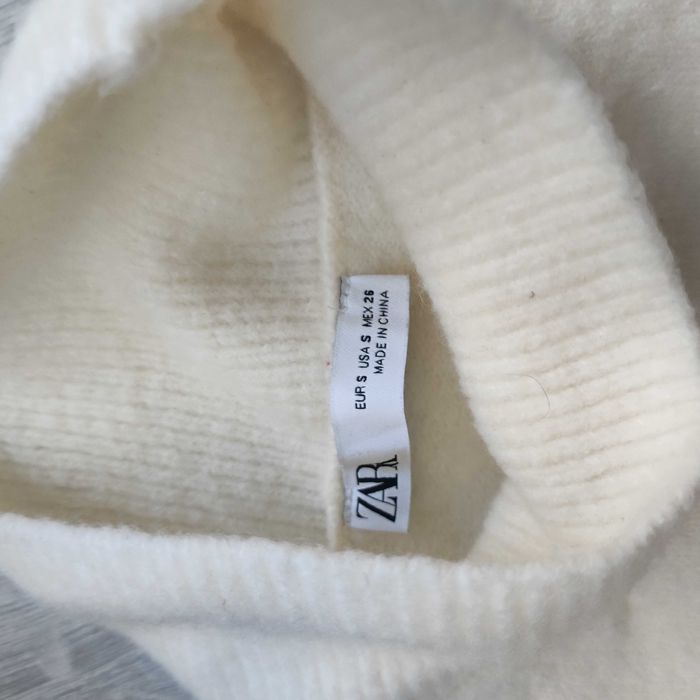 Zara sweter S kremowy