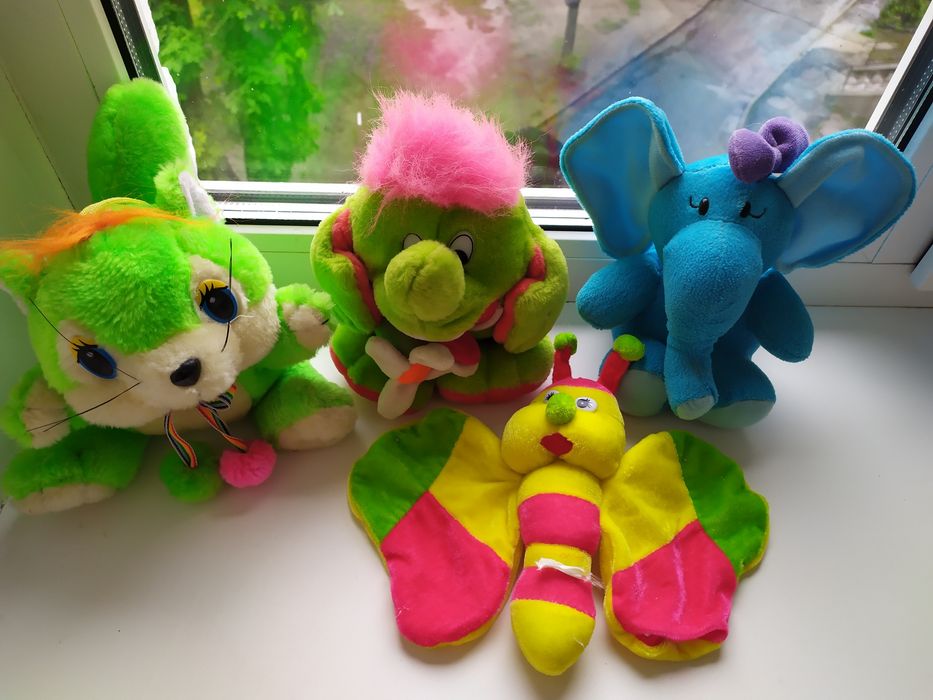 Много ярких игрушек