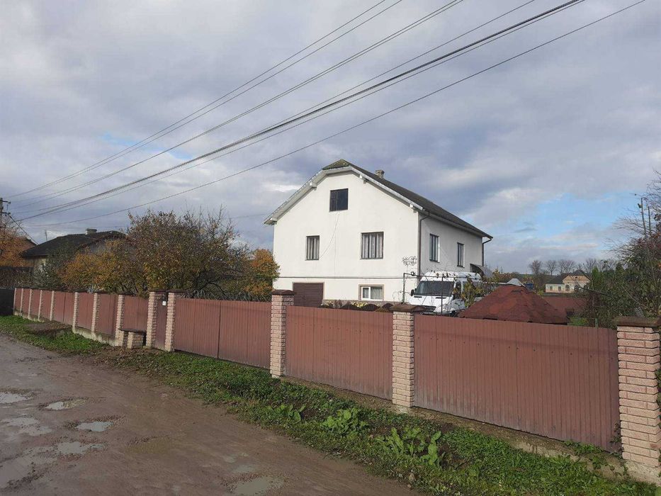 Продається будинок у Єзуполі, поруч Івано-Франківська
