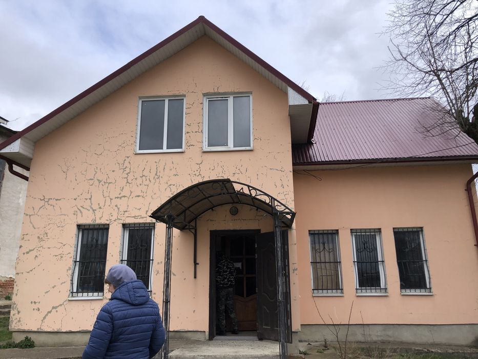 Будинок під магазин