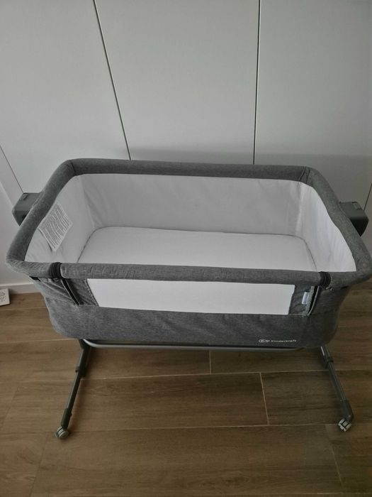Berço Kinderkraft cinza