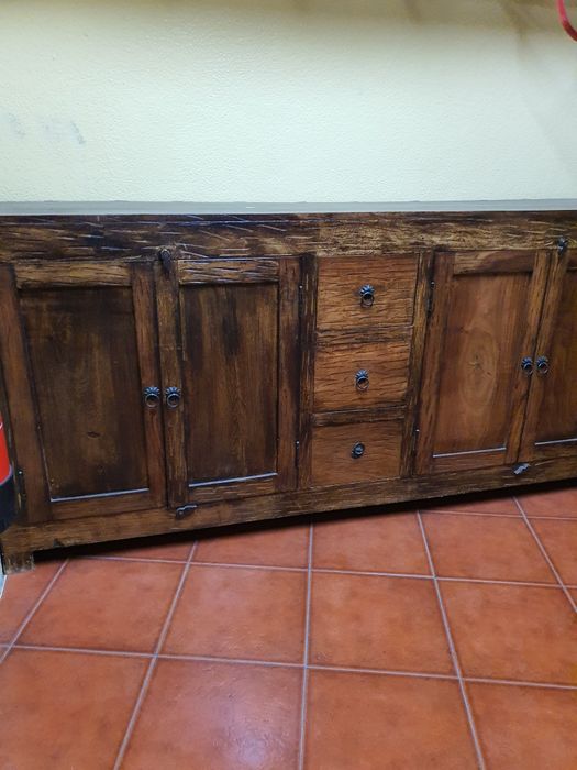 Aparador rústicos maciço altura 90cm comprimento 1,98cm largura 42cm