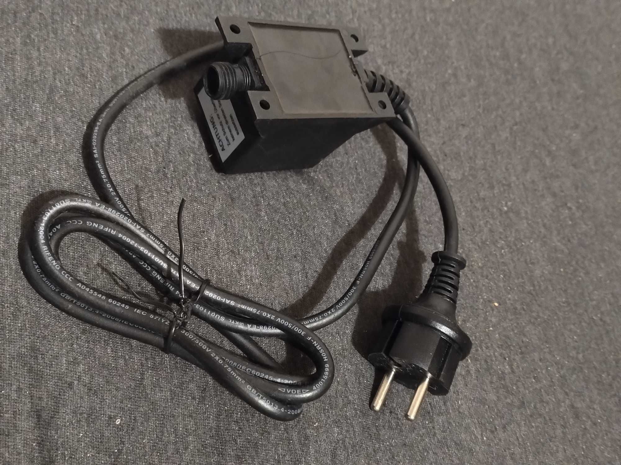 Zasilacz AC Adapter KERRY KEZ0114 – 12V 1800mA (do urządzeń 12V)