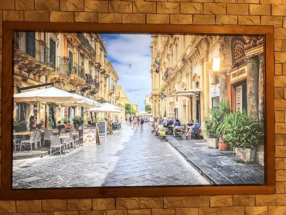 Картина, стекло с принтом фальш окна размер 1185*725 мм.