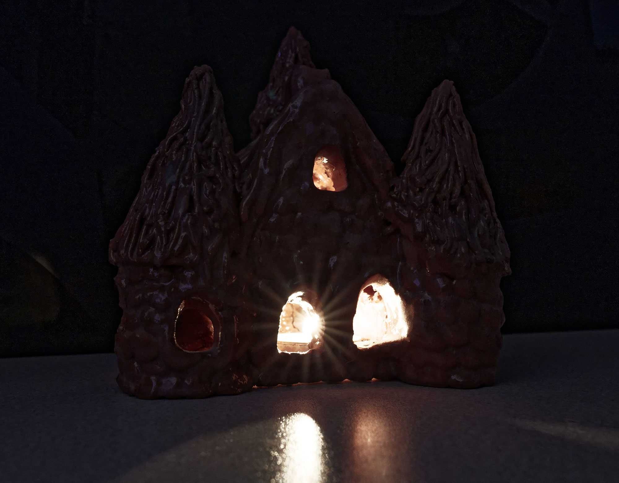 Figurka domek kominek świecznik gliniany naturalny tealight