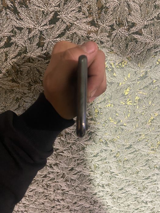 Айфон 10 Х в хорошем состояни.