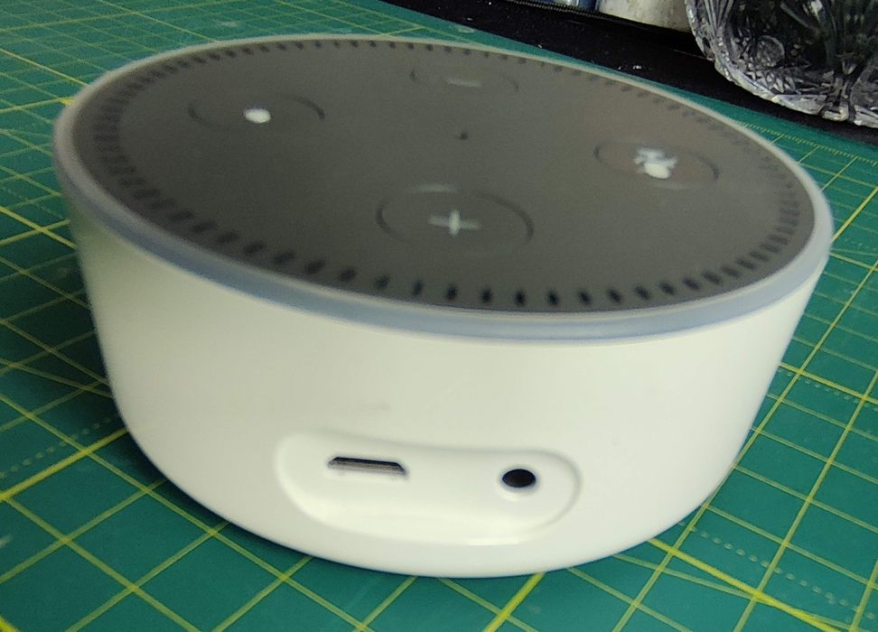 Колонка Amazon Echo Dot