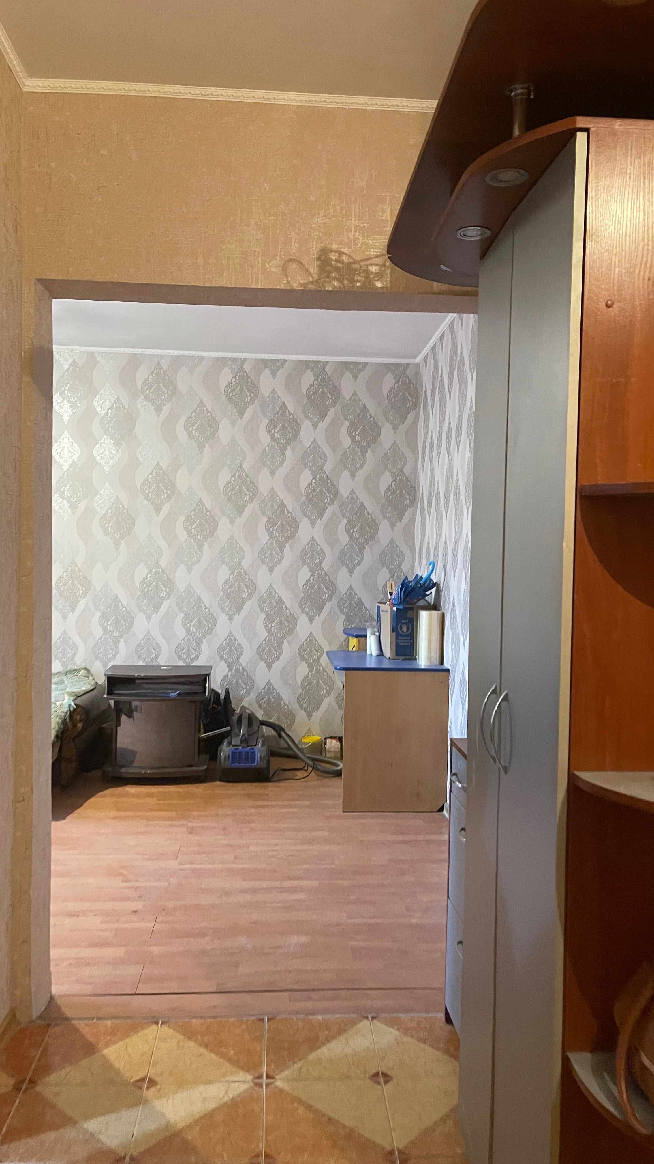 Продам 2 х кімнату квартиру вул.Вишнева