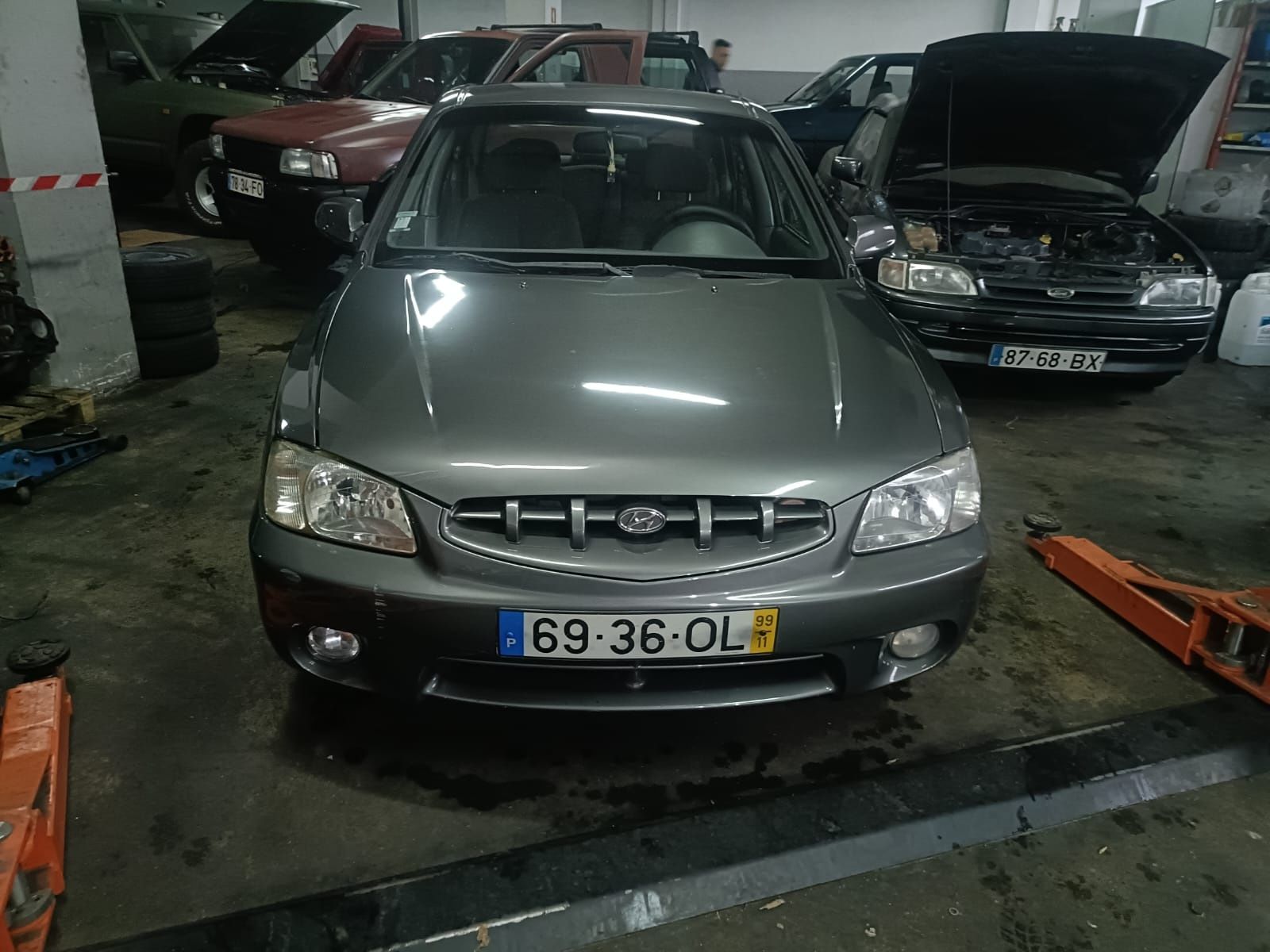 Hyundai acsent 1999