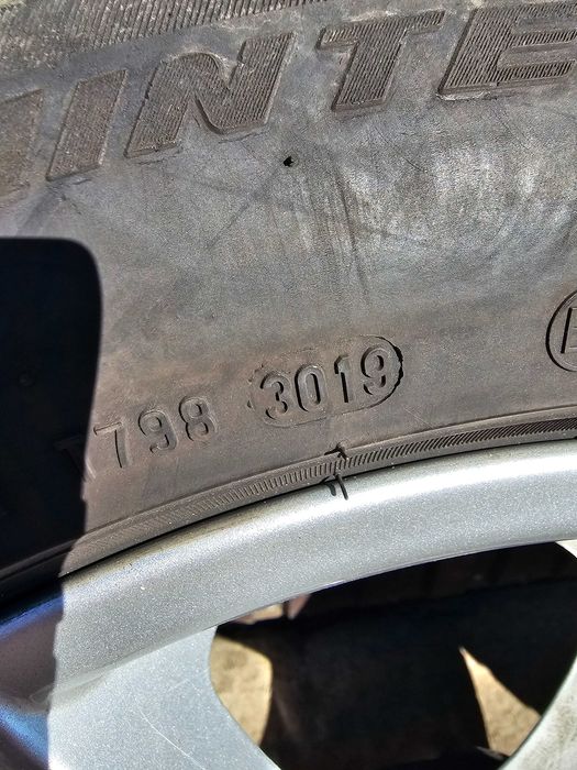 Felgi Aluminiowe Z Oponami Zimowymi BMW 17 Cali Is 27 Czujnik Ciśnieni