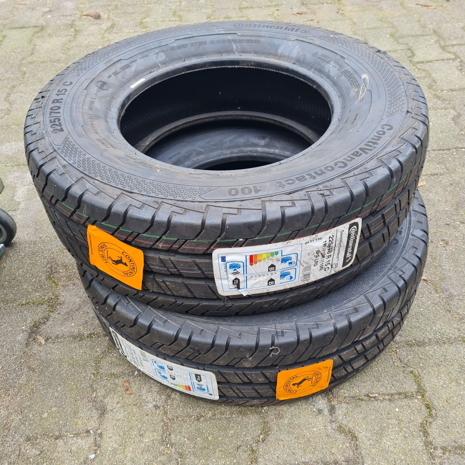 Continental ContiVanContact 100 225/70 R15c 112/110 2 szt
ContiVanCont