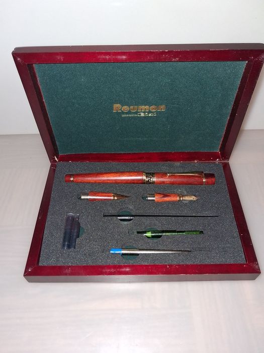 Antigas Canetas em Madeira