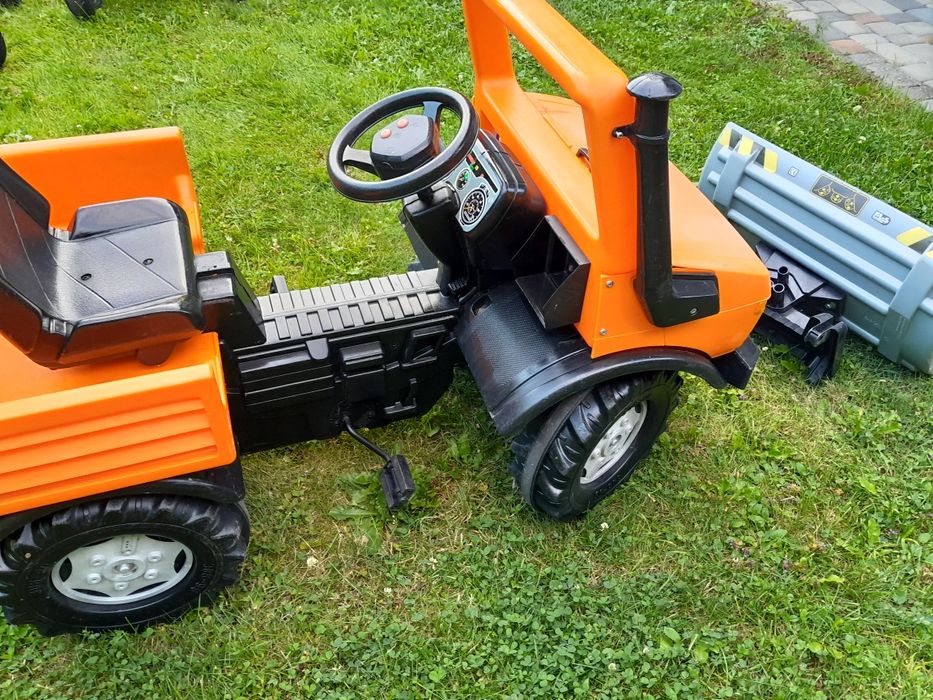 Duży samochód na pedały Mercedes Unimog Rolly Toys