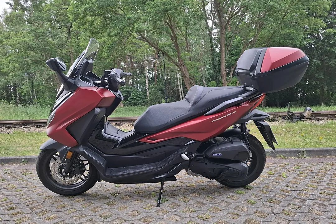 Honda NSS Honda Forza GT125 - idealny stan, jak nowy, eksluzywne dodatki