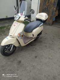 Sprzedam skuter Kymco Like.