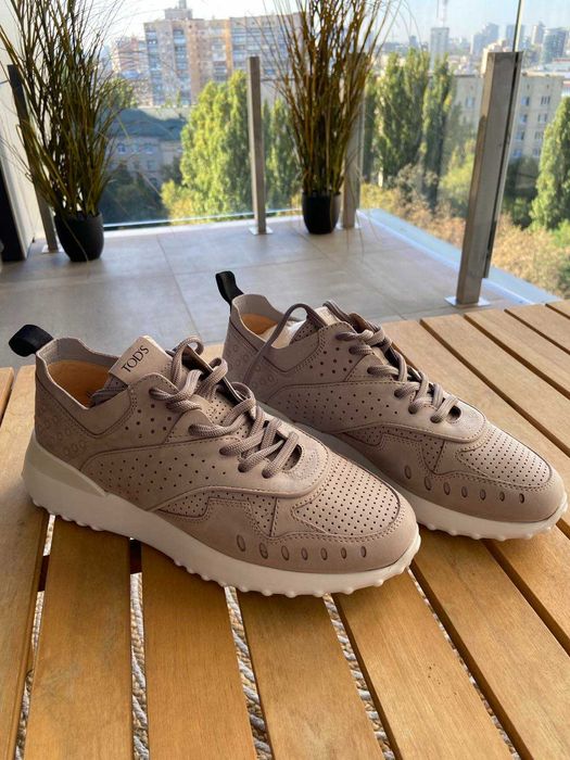 Снікерси Tod's, кольору тауп, 39 розміру