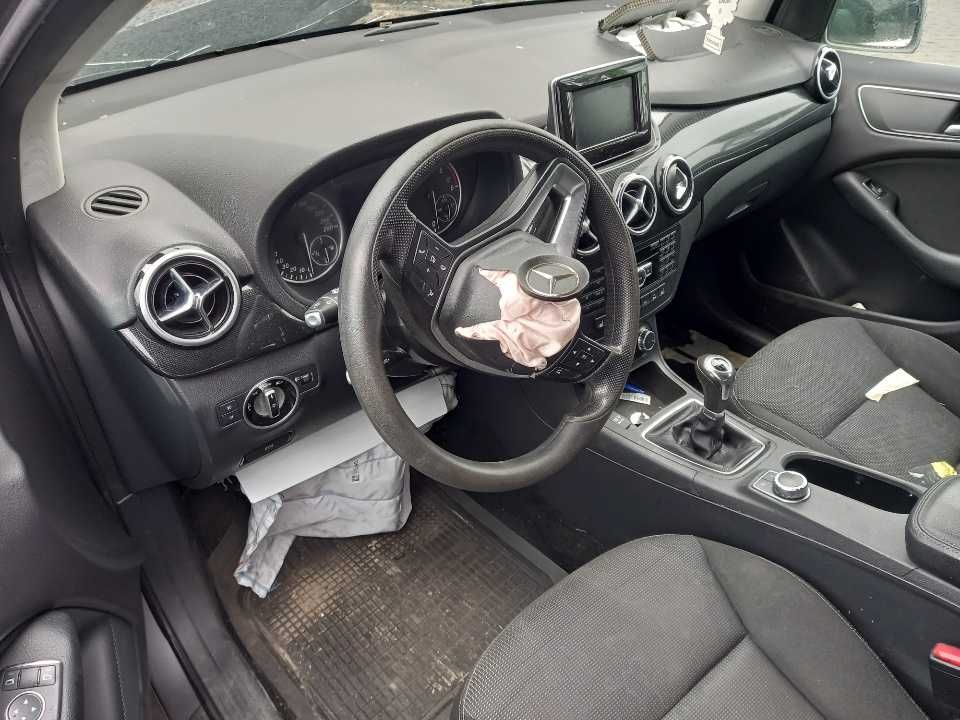 Mercedes B klasa W246 na Części 1.8 cdi Kolor 787 Silnik 651901