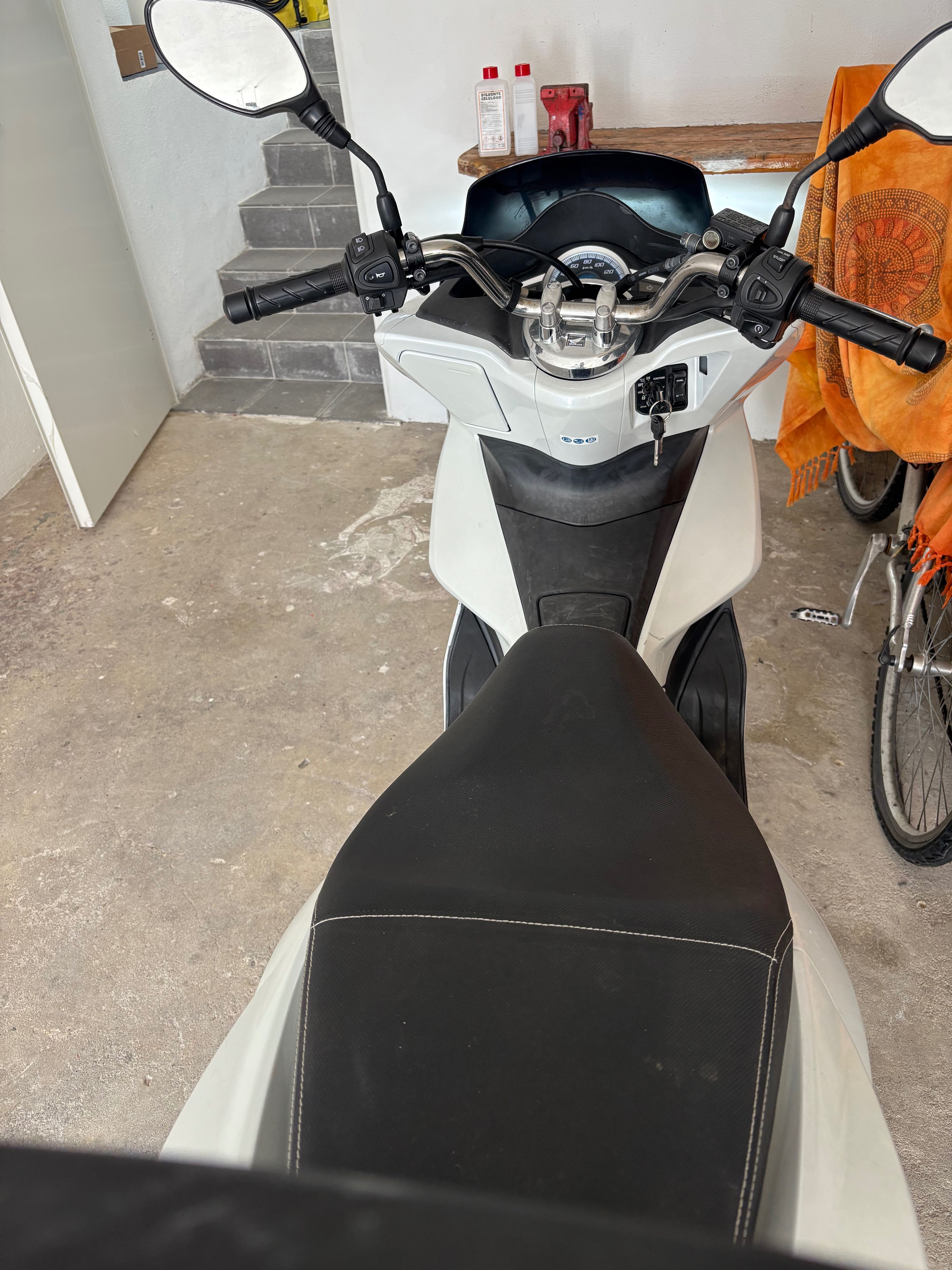 HONDA PCX 150 Excelente