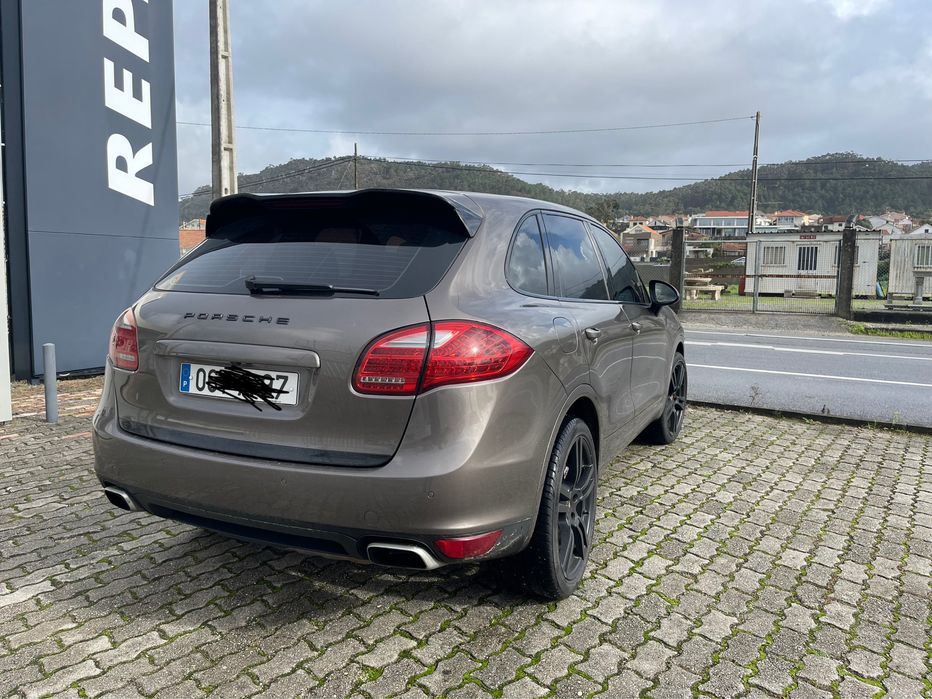 Porshe cayenne s hybrid