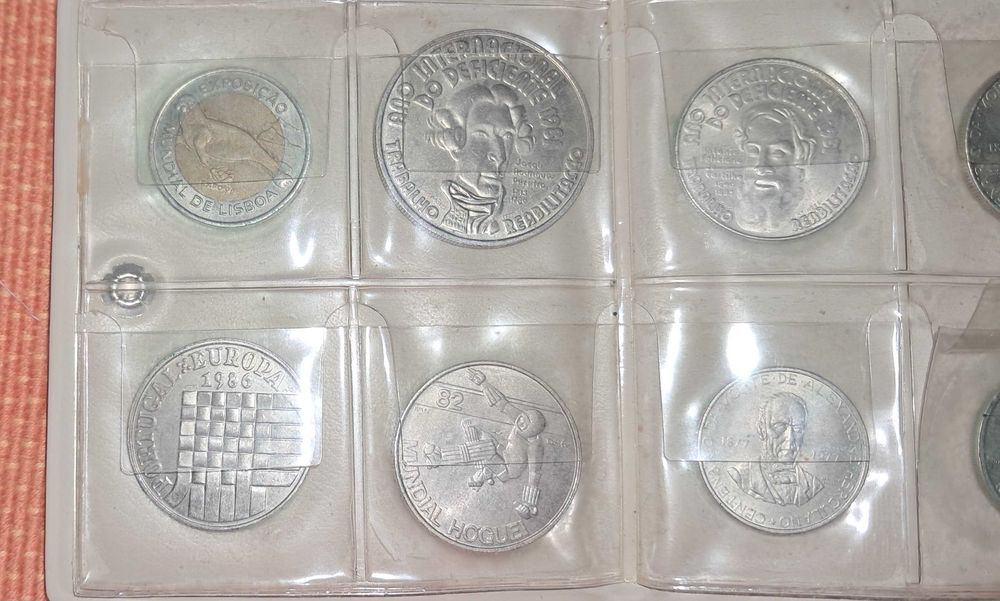 Conjunto lote bolsa + 10 moedas de coleção