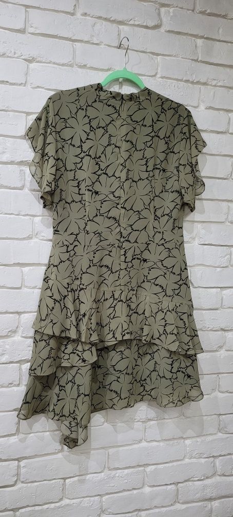 Elegancka sukienka khaki w czarne kwiaty r40 makalu