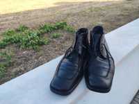 Botas de couro preto, tamanho 44