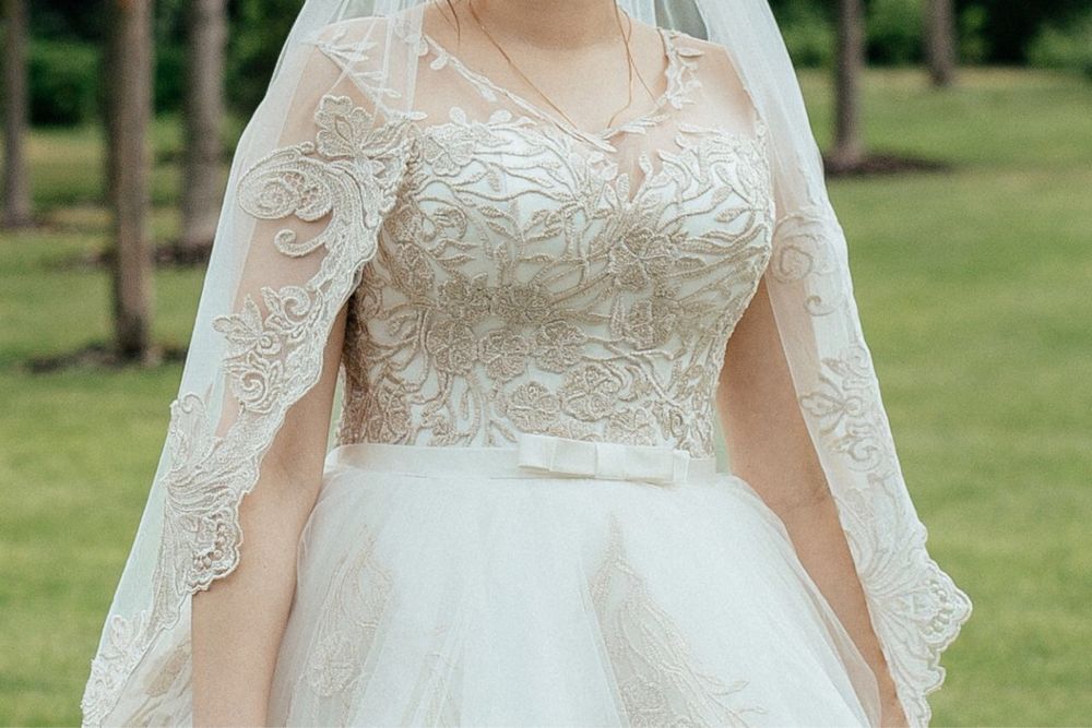 Весільна сукня з коротким рукавом пишна для вагітних