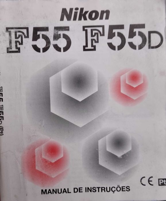 Vendo máquina fotográfica Nikon F55D de rolo, com saco de transporte.