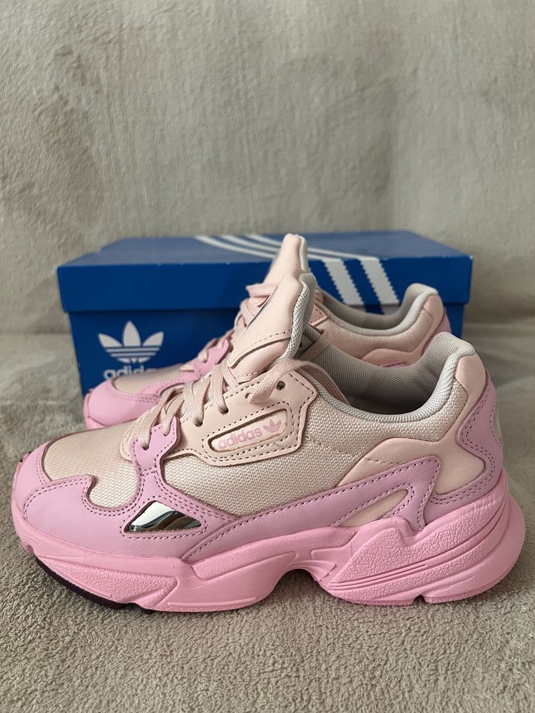 Новые кроссовки Adidas FALCON W р 36.5 по стельке 23.5 см оригинал