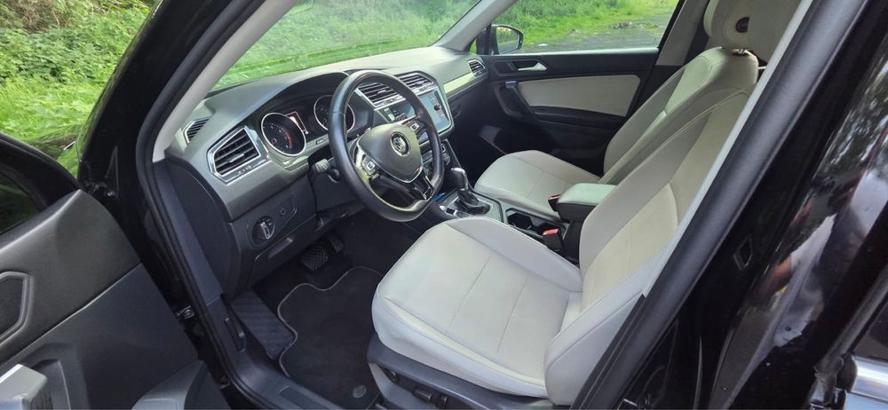 OKAZJA! CZARNA PERŁA! 7-osobowy VW Tiguan, białe skóry, 2019