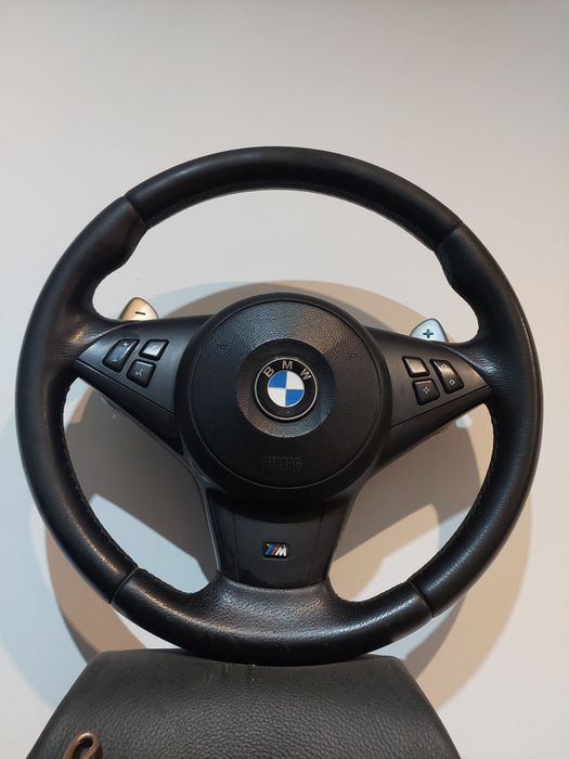 Kierownica M pakiet M5 Łopatki zmiany biegów BMW E60 E61 E63 Na kluczy