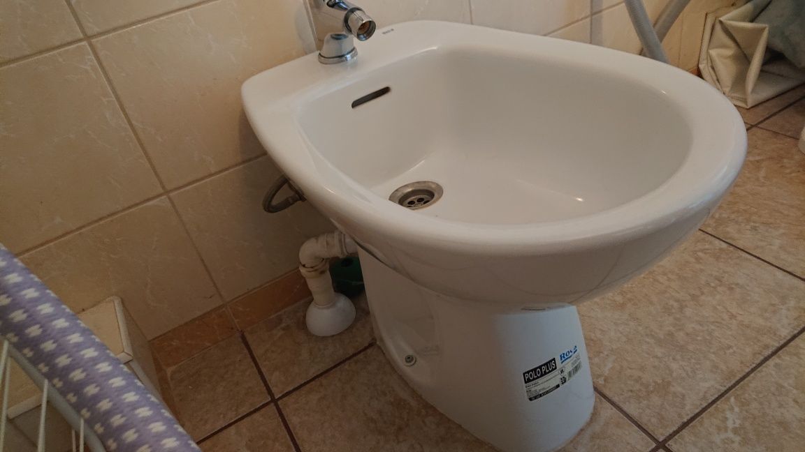 Sprzedam umywalkę ROCA z baterią oraz bidet