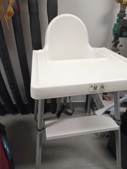 Krzesełko Ikea do karmienia z podnóżkiem i poduszką