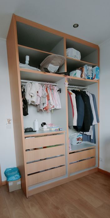 Roupeiro modular em carvalho