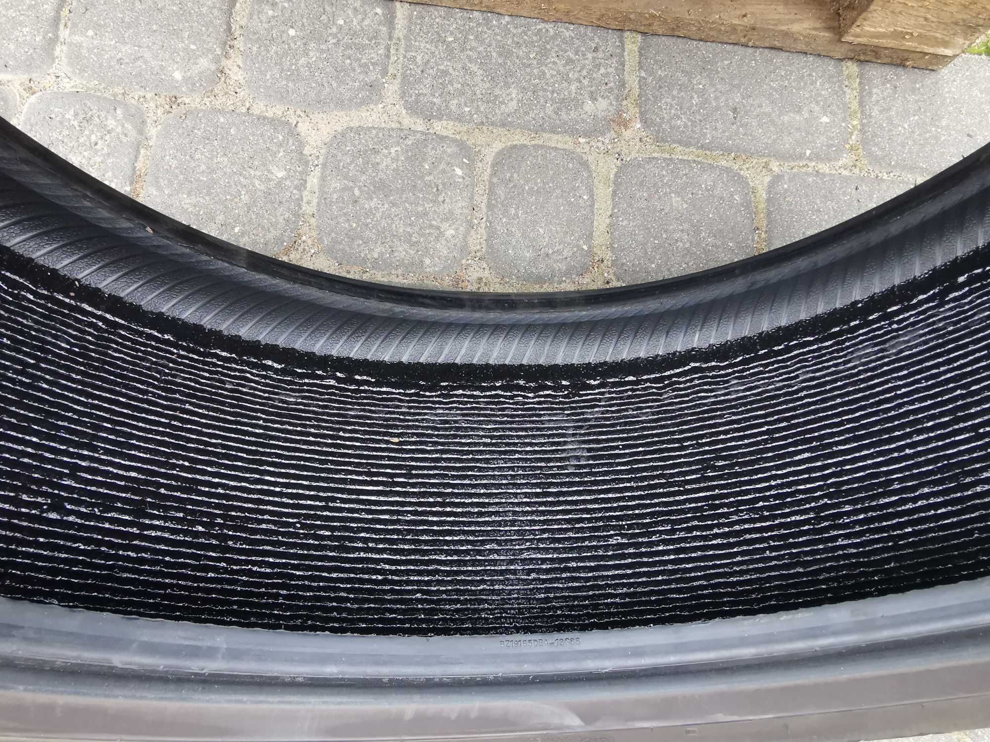 Komplet,  4 opony Hankook Ventus S1 Evo 2  SUV  235/50R19 99V