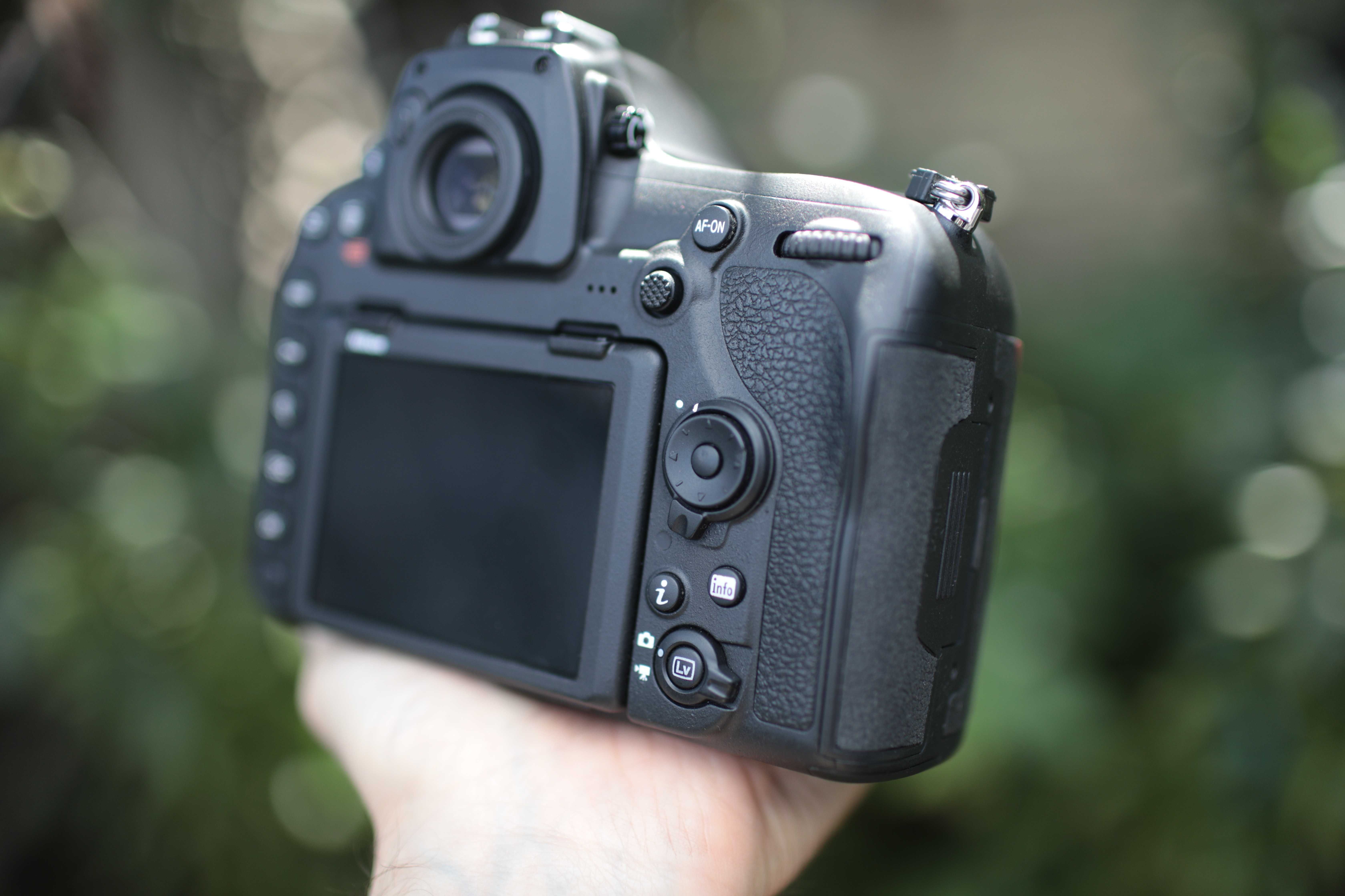 Nikon d850  як новий Комплект