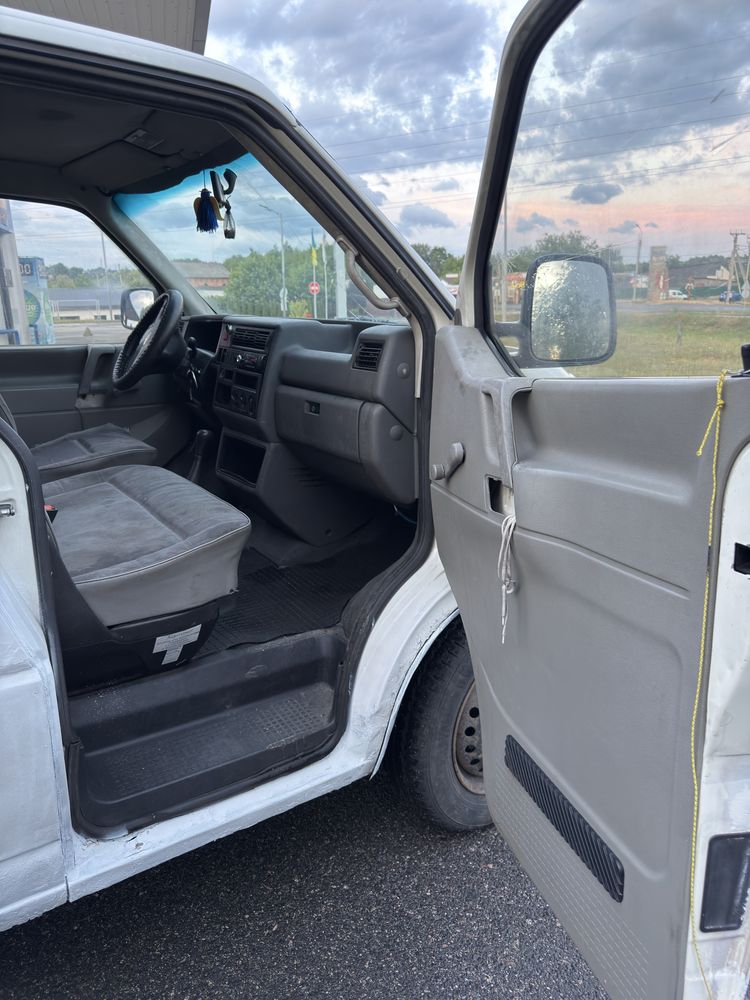 Авто Volkswagen Transporter T4 1.9 TDI гарний стан груз