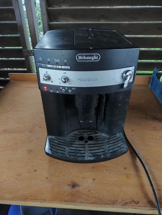 Ekspres ciśnieniowy DeLonghi Magnifica