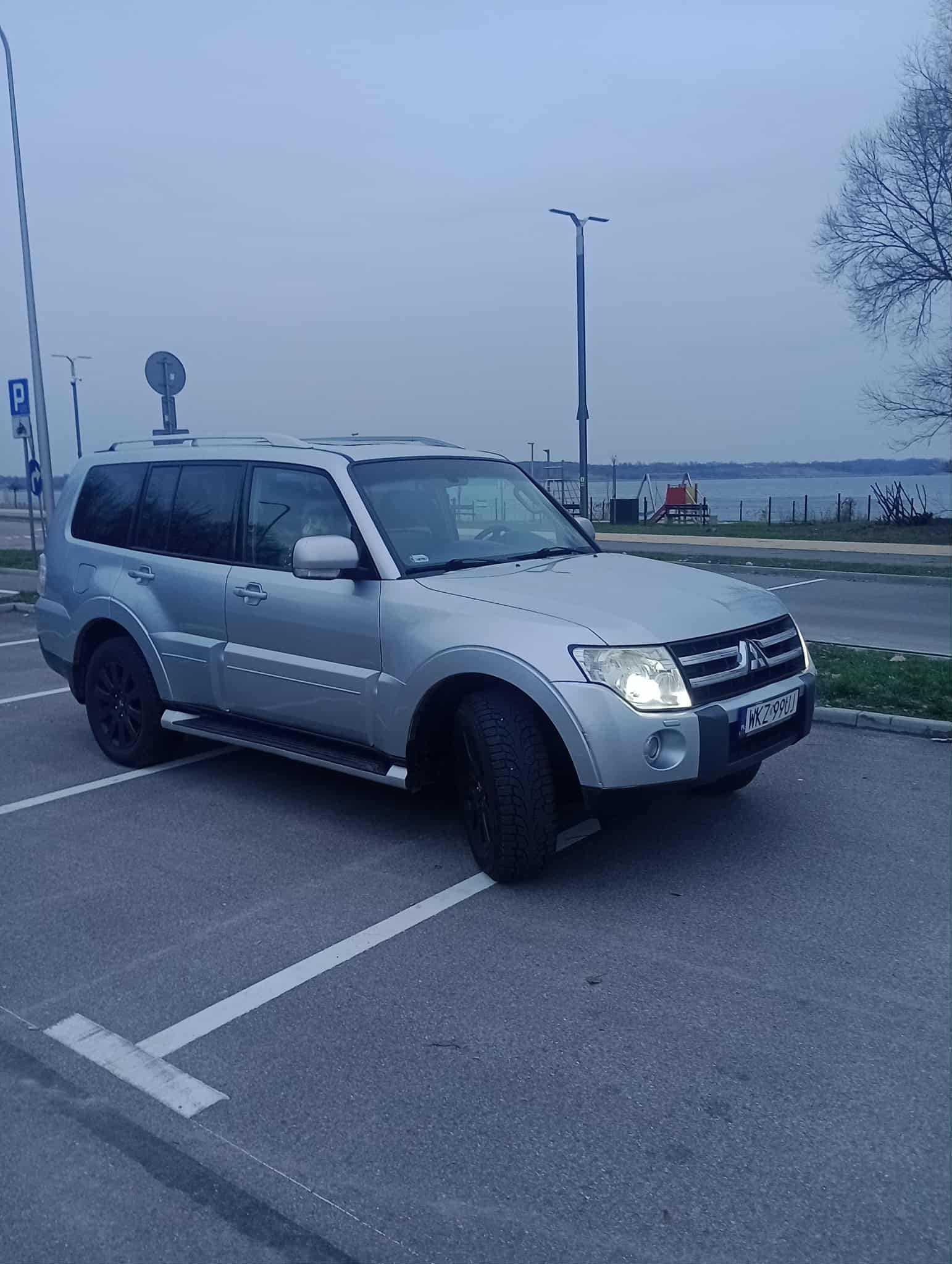 Sprzedam Mitsubishi Pajero 4 - 3,2DID