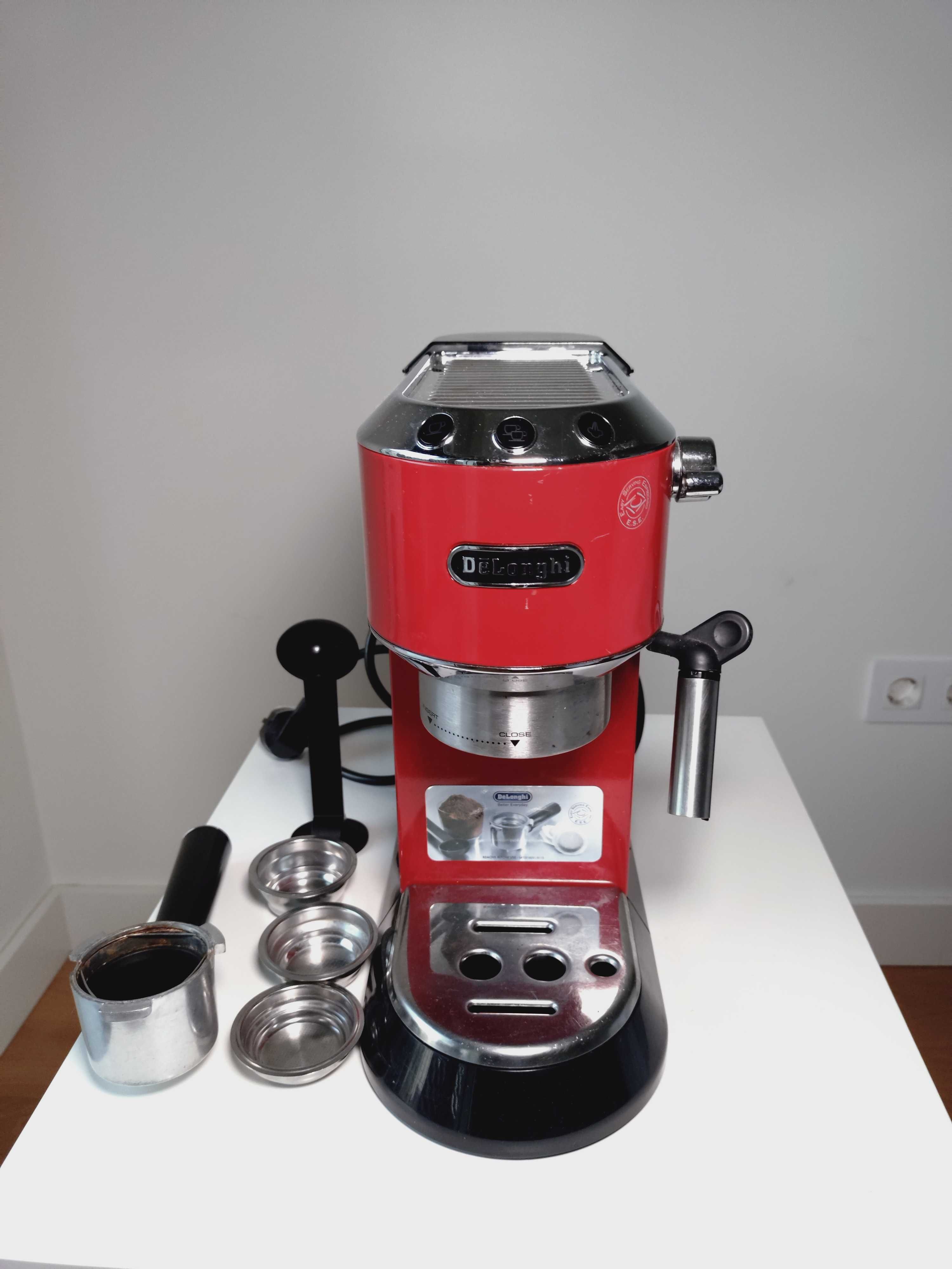 Máquina café expresso Delonghi