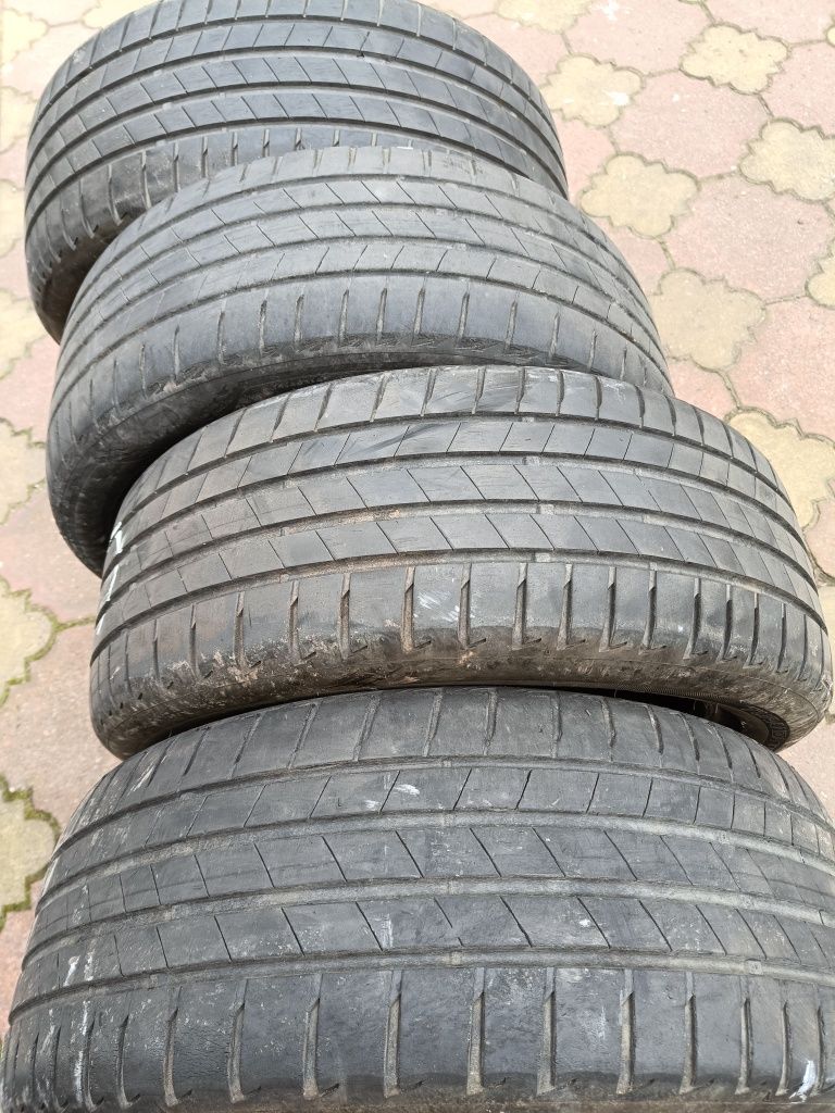 Opony letnie Bridgestone 215/50 r17
Turanza T005