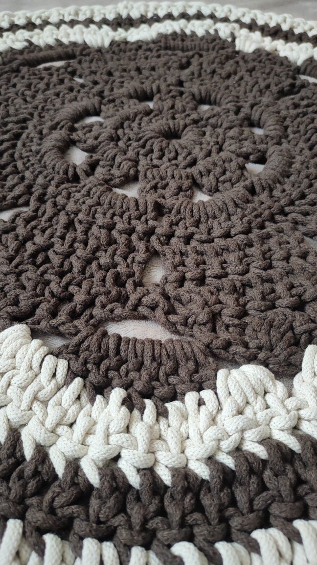 Dywan dywanik szydełkowany ręcznie robiony gruby brązowy beżowy boho