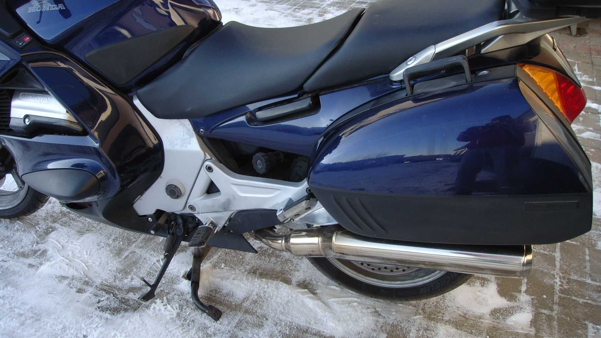 Honda  ST  1300  2006