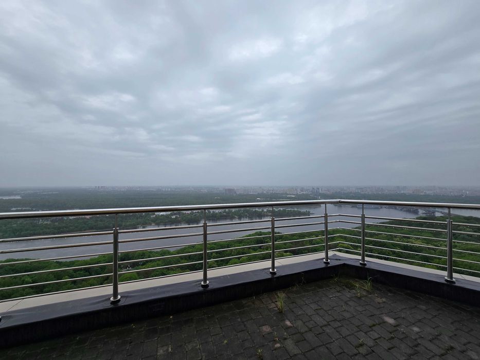 Найкраща квартира(490м2)з терасою та видом на Дніпро,на Грушевского 9