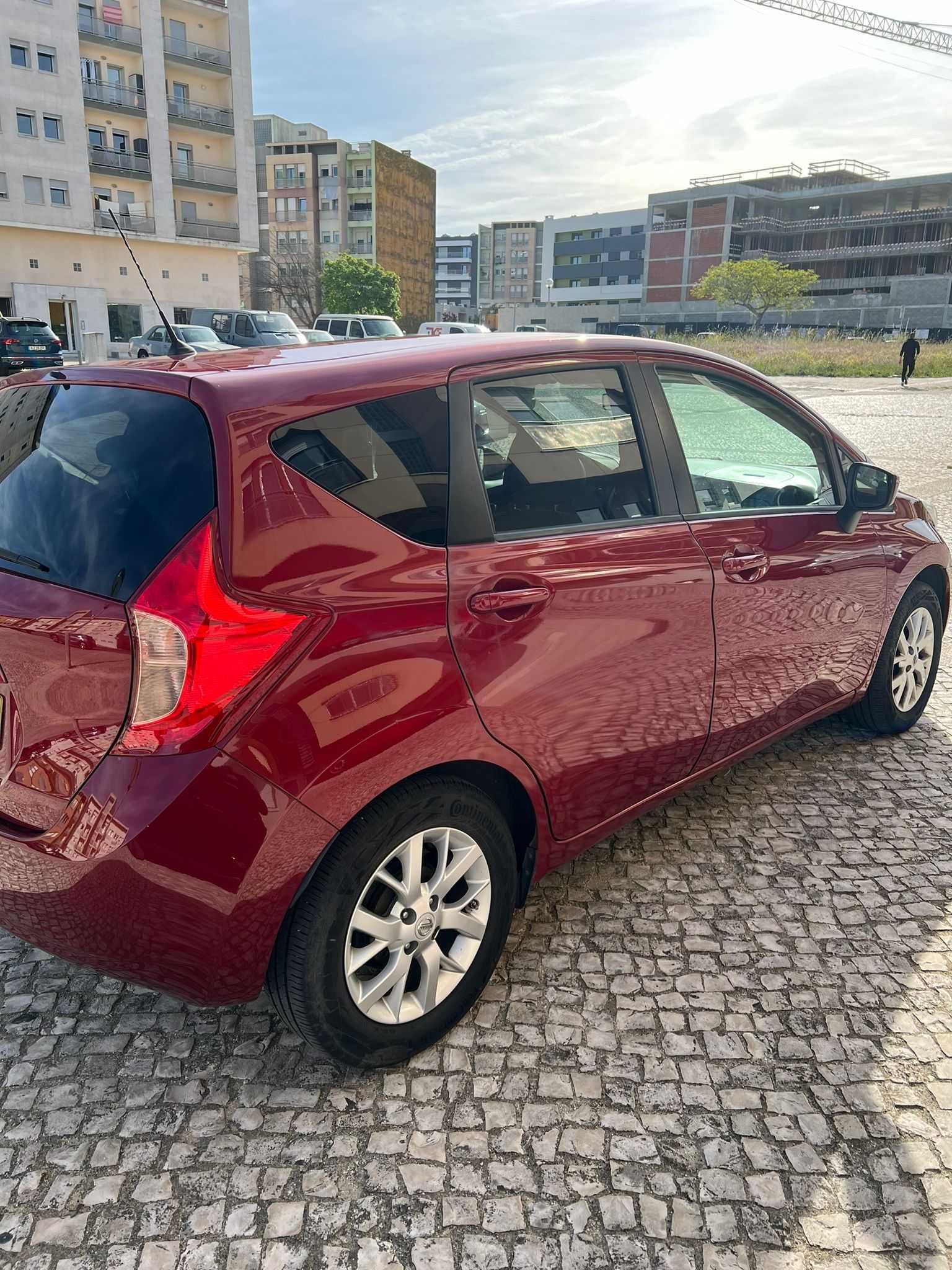 Nissan Note com apenas um dono c todas as manutenções feitas na NISSAN