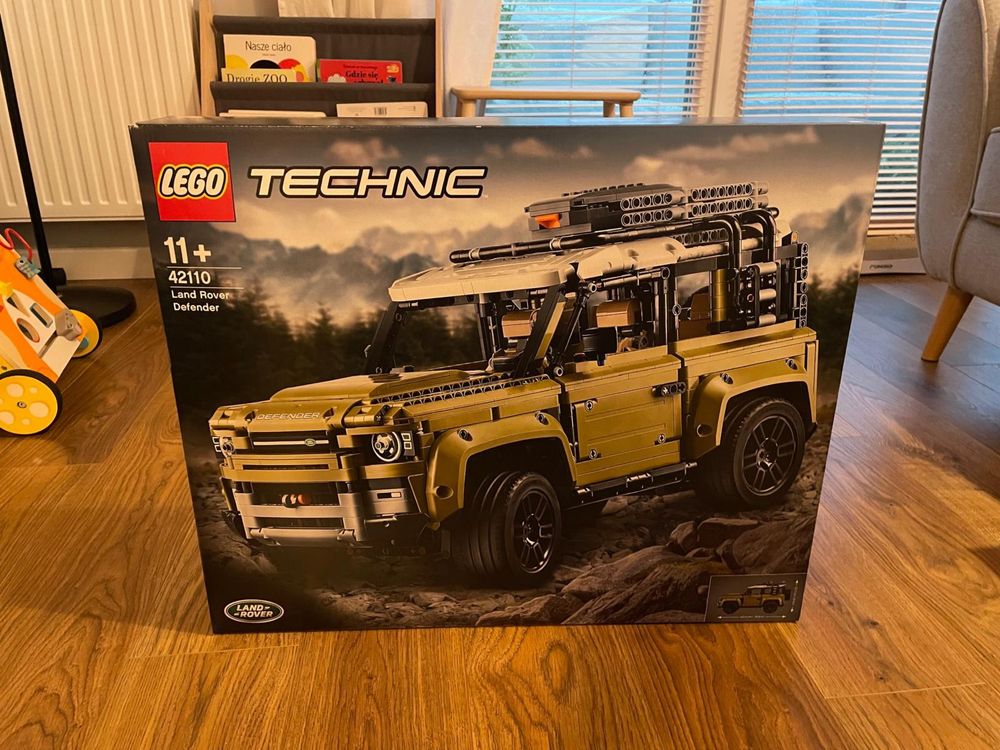 Lego defender 42110