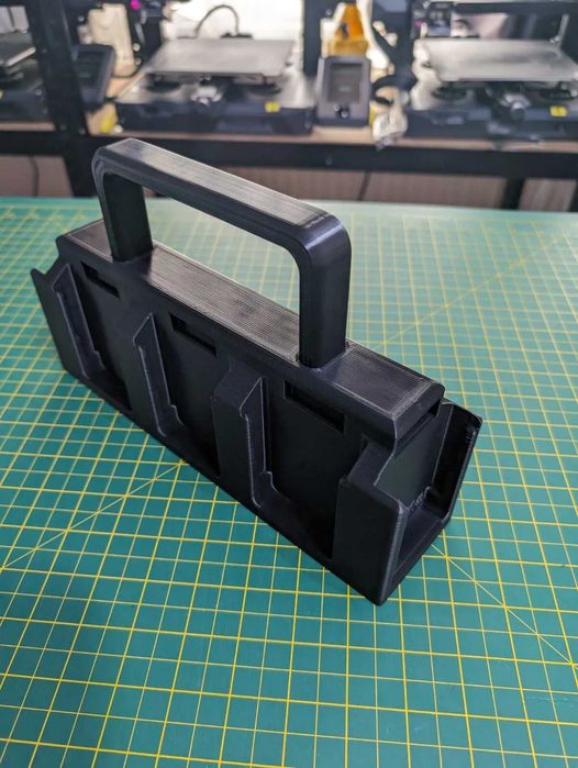 Koszyk, uchwyt na 8 Akumulatorów, Baterii do narzędzi Makita 18 V *